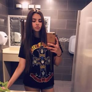 Meet your Posher, Valen